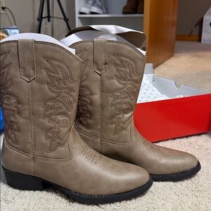 Unisex Deer Stags Ranch Boots - Light Taupe